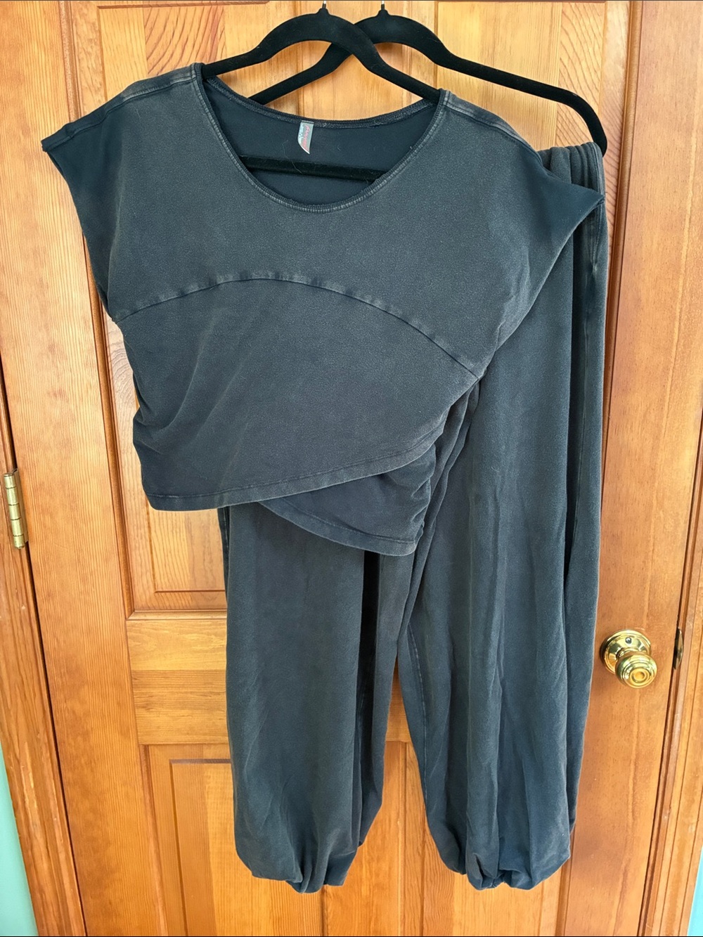 FP Movement by Free People Black Cropped Top & Jogger Pants Set
